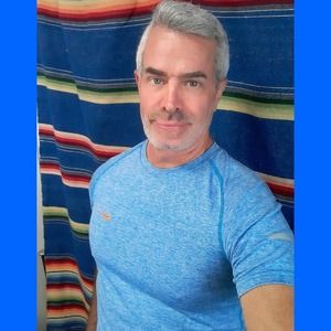 Meet your Posher, Derek